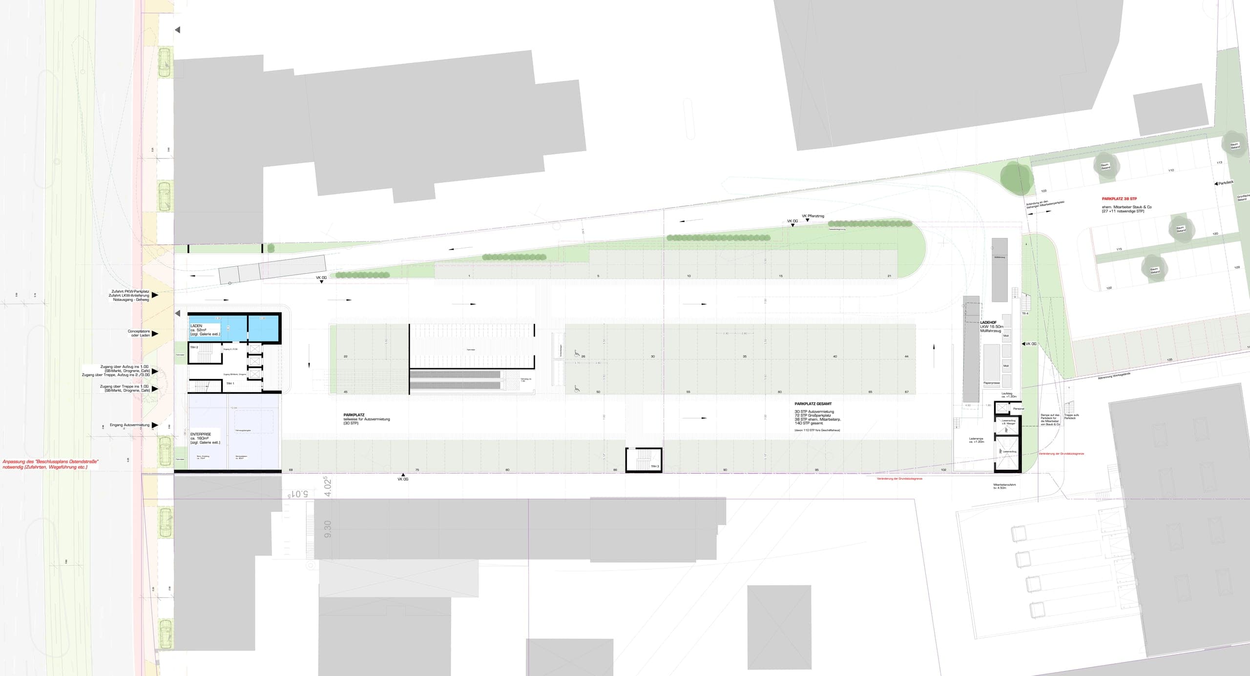 Farbiger Lageplan des Erdgeschosses mit überdachten Stellplätzen, Anlieferung und Zugängen an der Ostendstraße