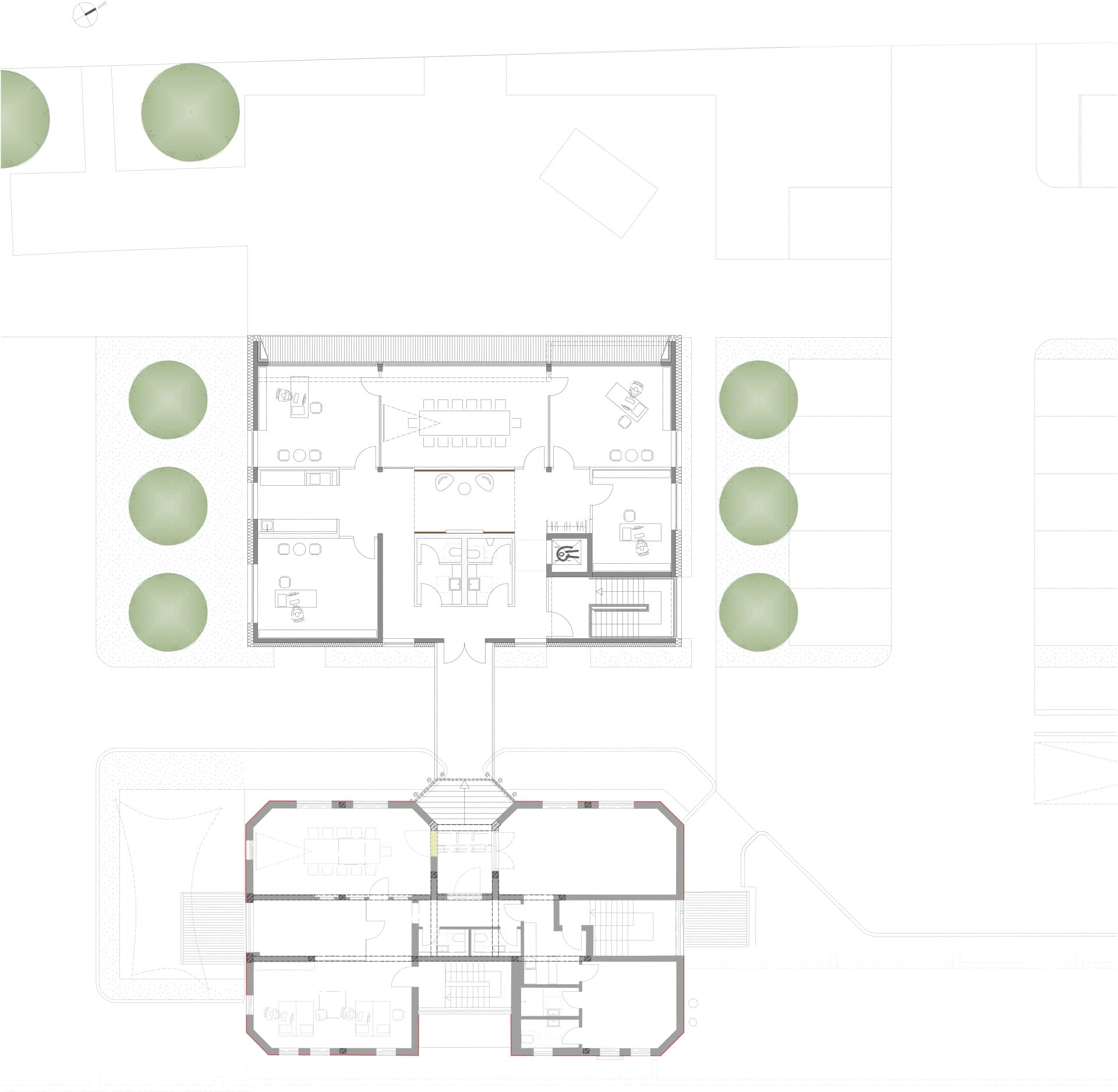 Grundriss eines Bürogeschosses mit Konferenzraum, Einzelbüros und Treppenkern, unten der Verbindungsgang zum Altbau